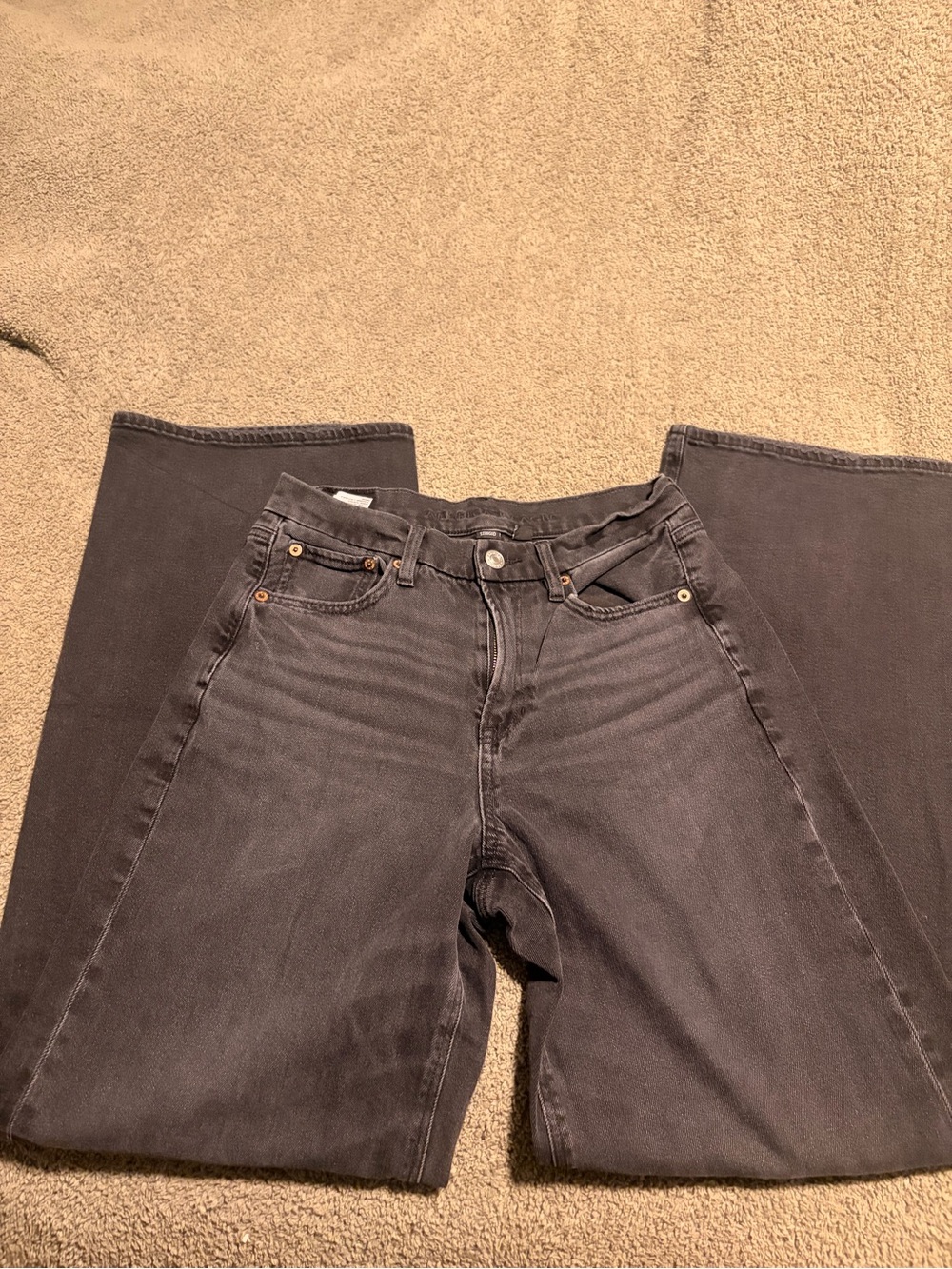 Classic Women's Straight-Leg Jeans in Charcoal